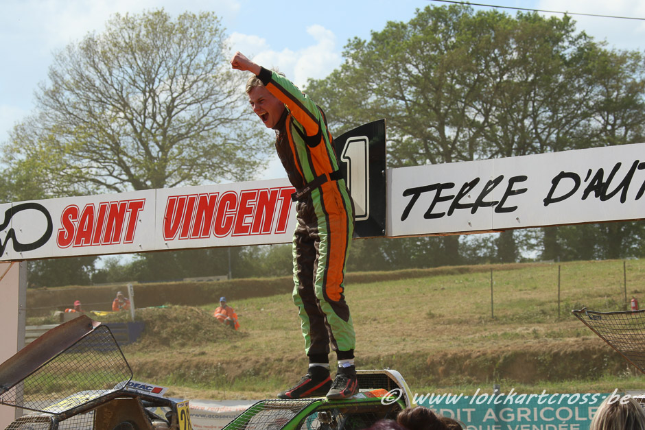ST VINCENT 2022_3863